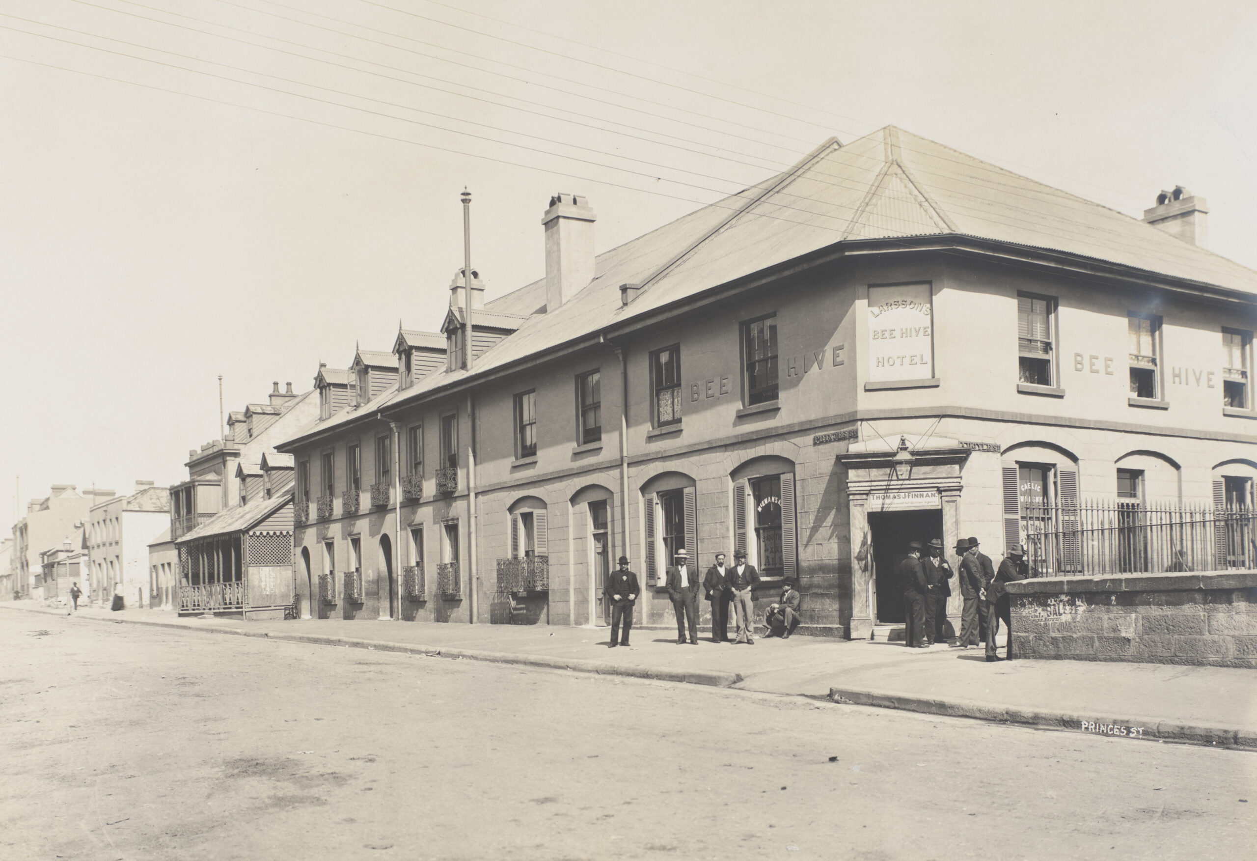 Beehive Hotel 1901. SLNSW The Old Rocks - NSW Public Works Dept. 433277 (002)